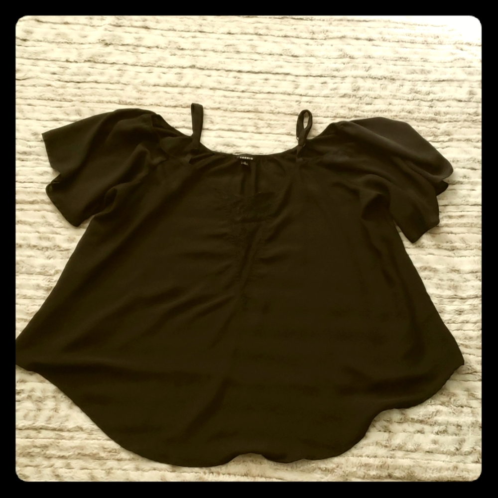 Plus Size Torrid 2X Sheer Lace Top